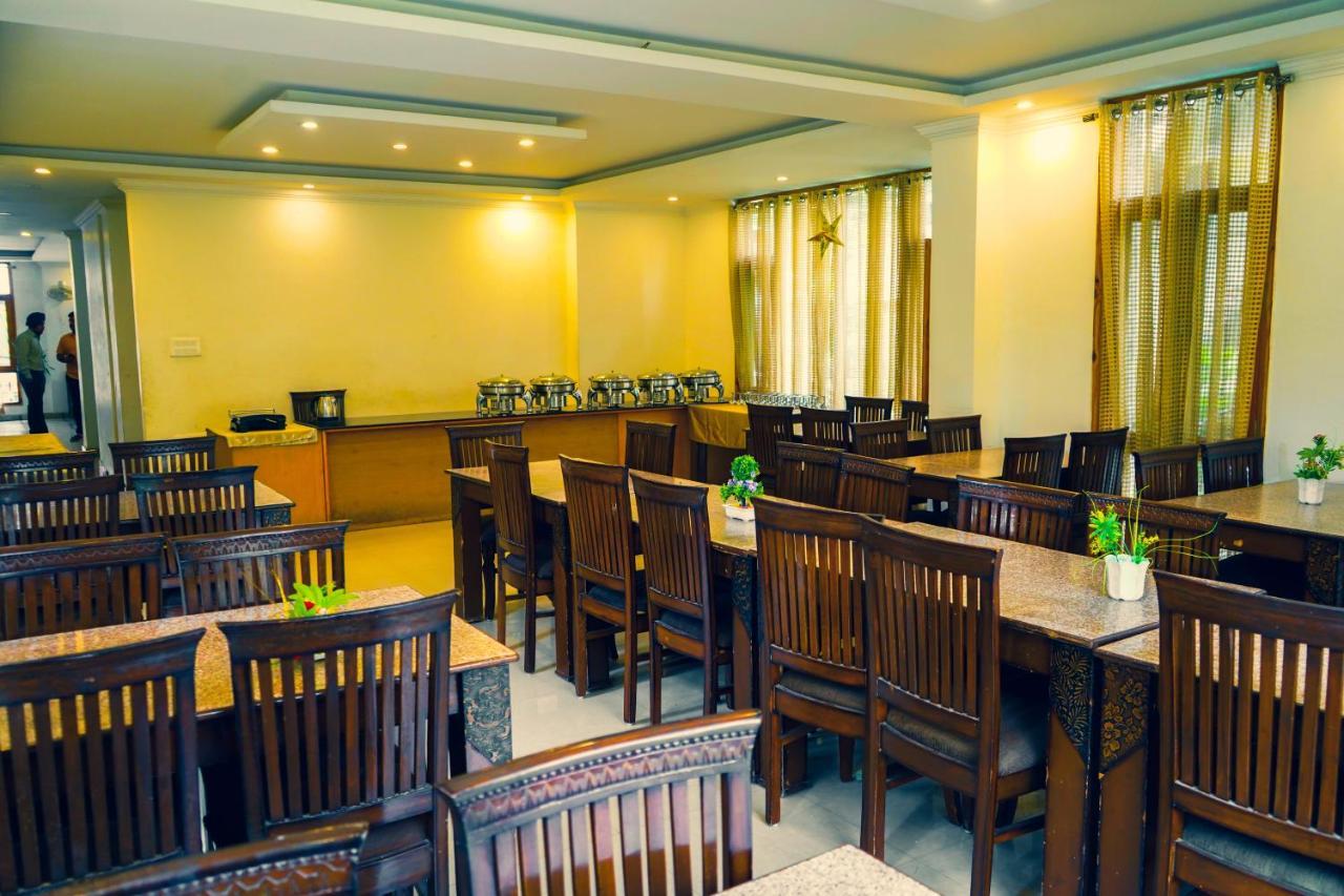 Hotel Akash Regency Манали Экстерьер фото