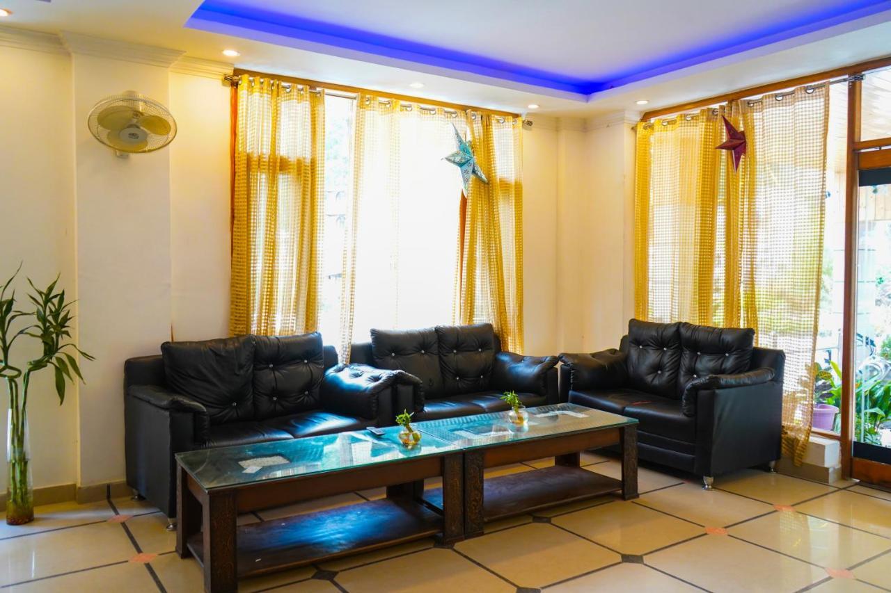 Hotel Akash Regency Манали Экстерьер фото