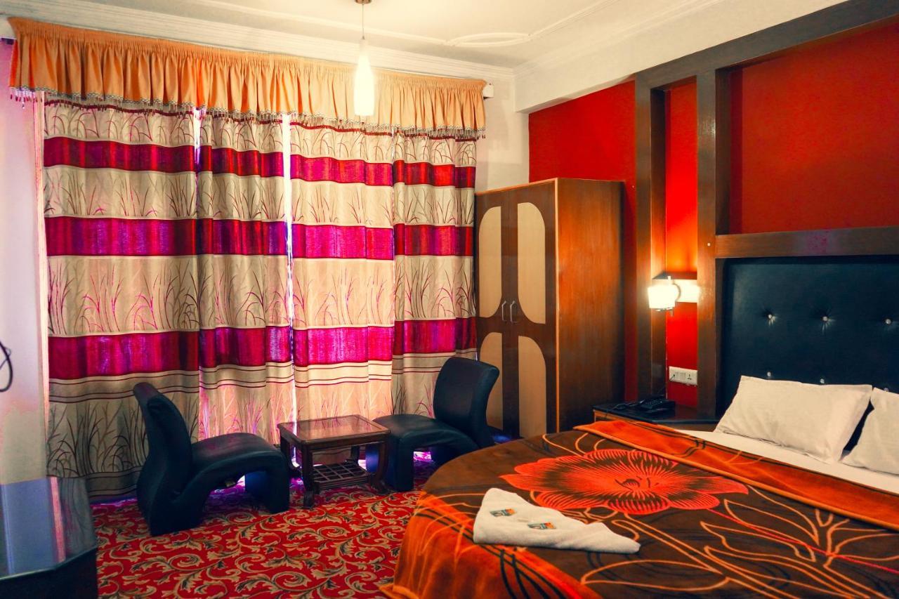 Hotel Akash Regency Манали Экстерьер фото