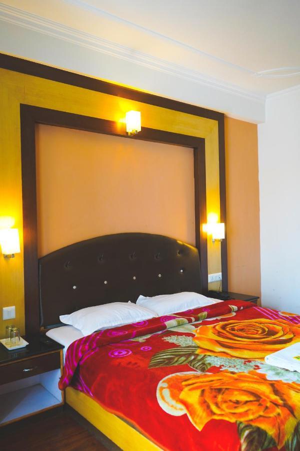 Hotel Akash Regency Манали Экстерьер фото