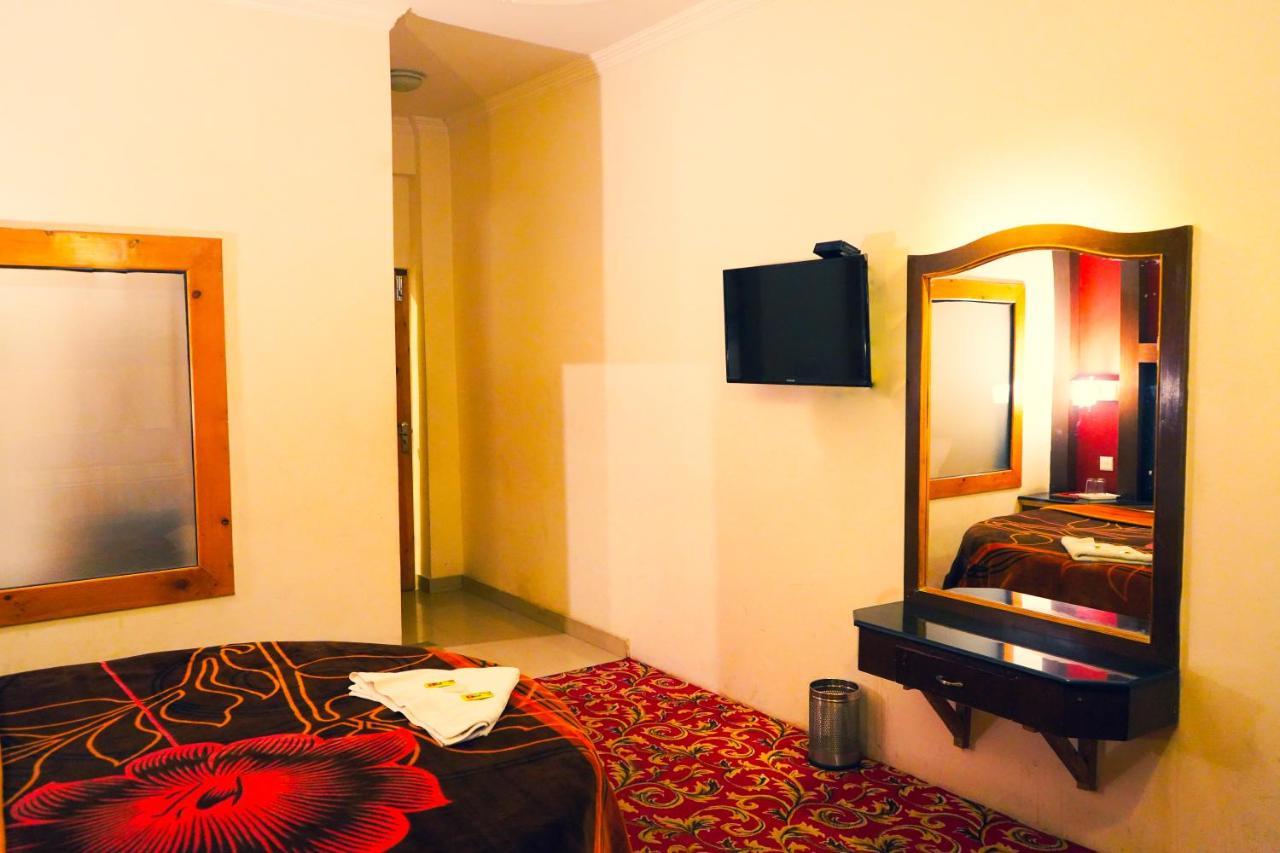 Hotel Akash Regency Манали Экстерьер фото