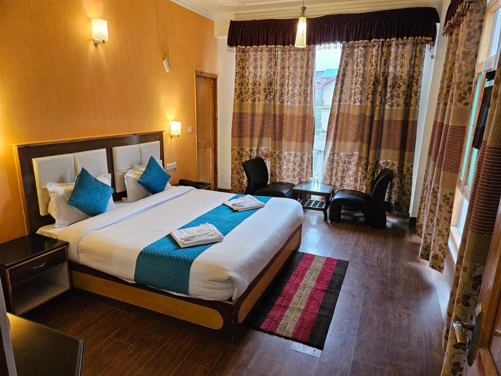 Hotel Akash Regency Манали Экстерьер фото
